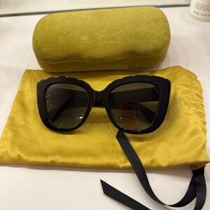 AUTHENTIC Gucci Black Cat-Eye Sunglasses